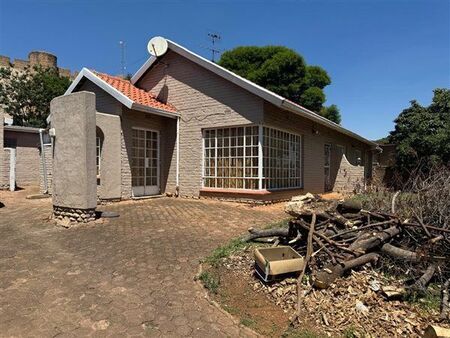 3 Bedroom House in Breaunanda