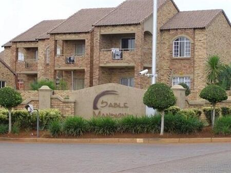2 Bedroom Apartment in Mooikloof Ridge