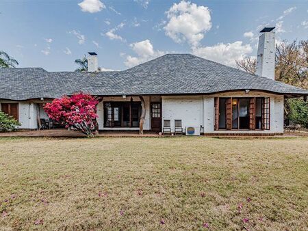 4 Bedroom House in Waterkloof Heights