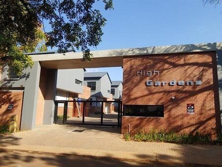 3 Bedroom Townhouse in Alphen Park