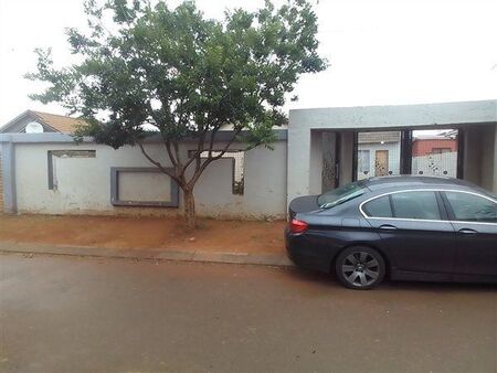 2 Bedroom House in Protea Glen