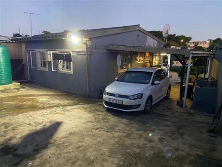 2 Bedroom House in Trenance Park