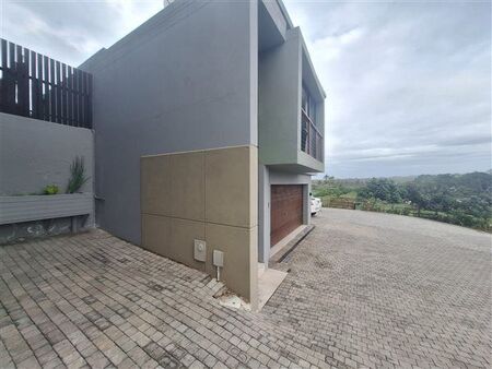 2 Bedroom Townhouse in Palm Lakes Estate