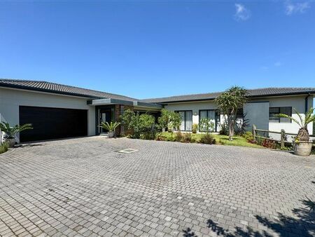 4 Bedroom House in Brettenwood Coastal Estate