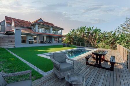 5 Bedroom House in Zimbali Estate