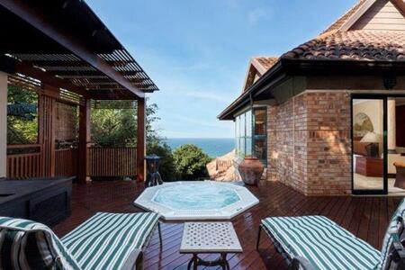 5 Bedroom House in Zimbali Estate