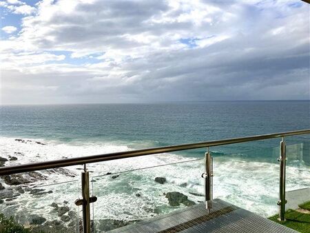 3 Bedroom Apartment in Sheffield Beach