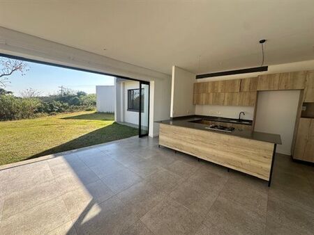 3 Bedroom House in Sheffield Beach