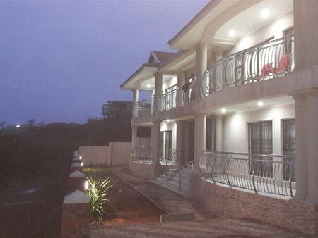 3 Bedroom Apartment in Tinley Manor