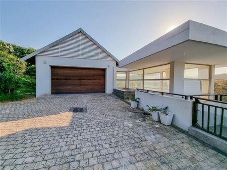 4 Bedroom House in Simbithi Estate