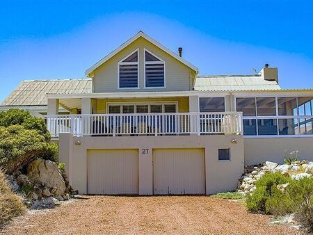 2 Bedroom House in Pringle Bay