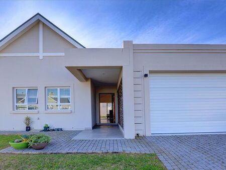 3 Bedroom Cluster in Kingswood Golf Estate