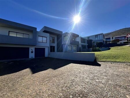 5 Bedroom House in Plattekloof
