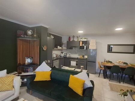 2 Bedroom Apartment in Burgundy Estate