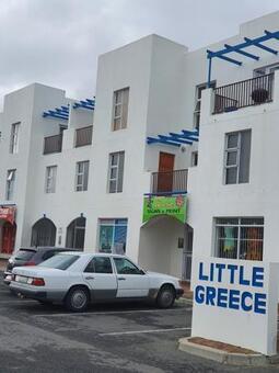 Studio Apartment in Strand South