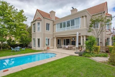 4 Bedroom House in Boschenmeer Golf Estate