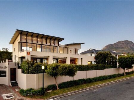 4 Bedroom House in Briza