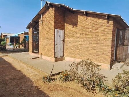 2 Bedroom House in Roodepan