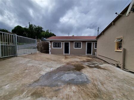 2 Bedroom House in Shastri Park