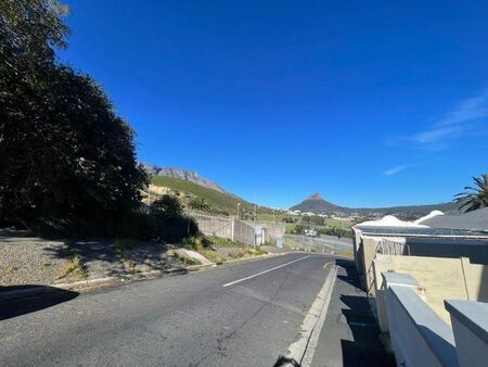 2 Bedroom townhouse - sectional to rent in Walmer Estate, Cape Town