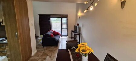 1 Bedroom townhouse - sectional to rent in Morningside, Port Elizabeth
