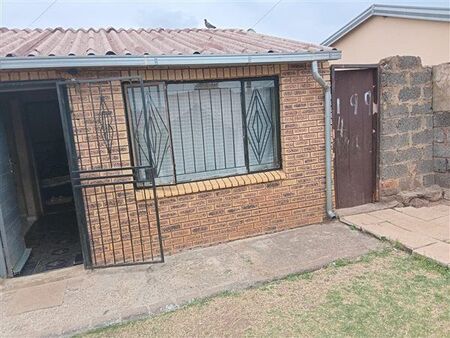 2 Bedroom House in Moletsane