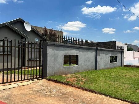 2 Bedroom House in Protea Glen