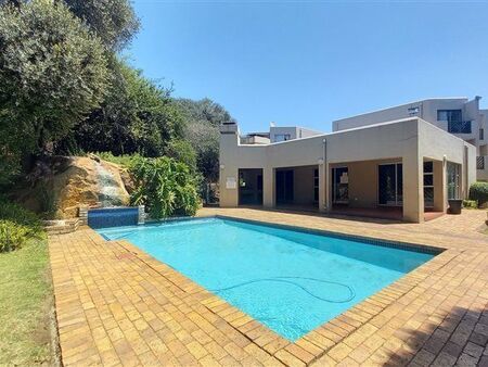 2 Bedroom Flat in Bryanston