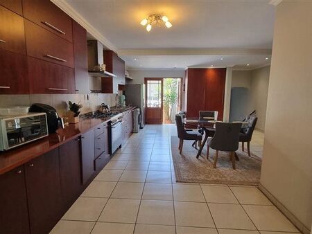 2 Bedroom Townhouse in Bryanston