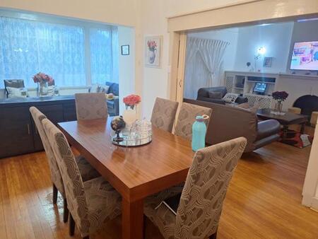 3 Bedroom House in Kensington