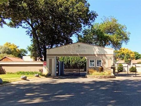 4 Bedroom House in Douglasdale