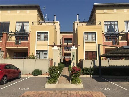 1 Bedroom Apartment in Douglasdale