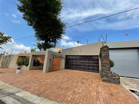 5 Bedroom House in Bedfordview