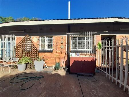 3 Bedroom Flat in Three Rivers