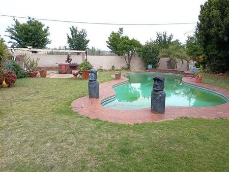 3 Bedroom House in Selection Park