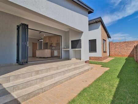 3 Bedroom House in Glen Marais