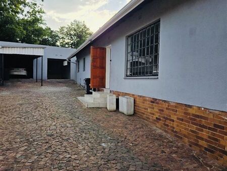 3 Bedroom House in Illiondale