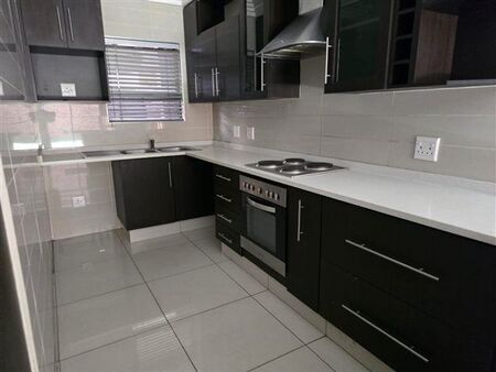 2 Bedroom Apartment in Ravenswood