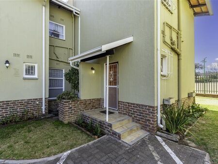 3 Bedroom Duplex in Farrarmere