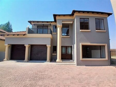 3 Bedroom House in Thatchfield