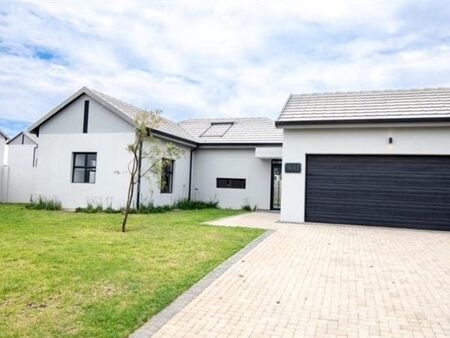 3 Bedroom House in Knopjeslaagte