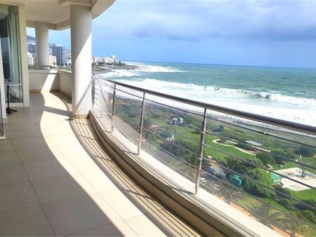 2 Bedroom Apartment in Mouille Point