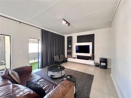 2 Bedroom Apartment in Somerset West Central
