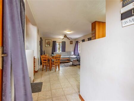 2 Bedroom House in Rouken Glen