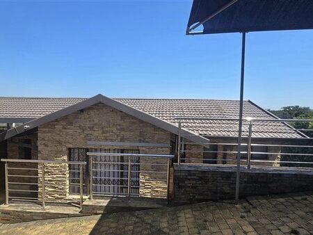 3 Bedroom House in Sunningdale