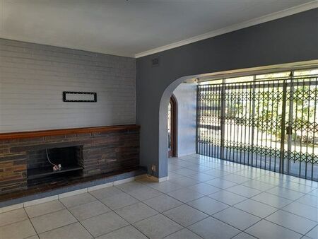 3 Bedroom House in Farningham Ridge