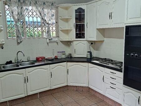 3 Bedroom House in Glenwood