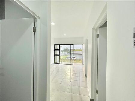 2 Bedroom Apartment in Sheffield Beach