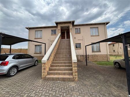2 Bedroom Apartment in Grobler Park