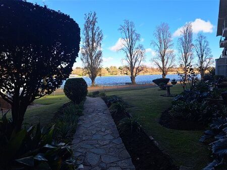 2 Bedroom Flat in Florida Lake